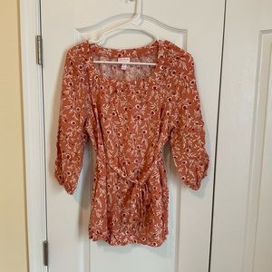 Isabel Maternity 3/4 sleeve salmon-colored floral blouse with tie — size M
